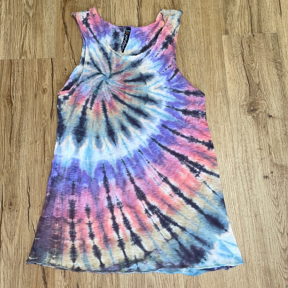 Brightly Twisted Tie Dye knit Tank Size S/M EUC